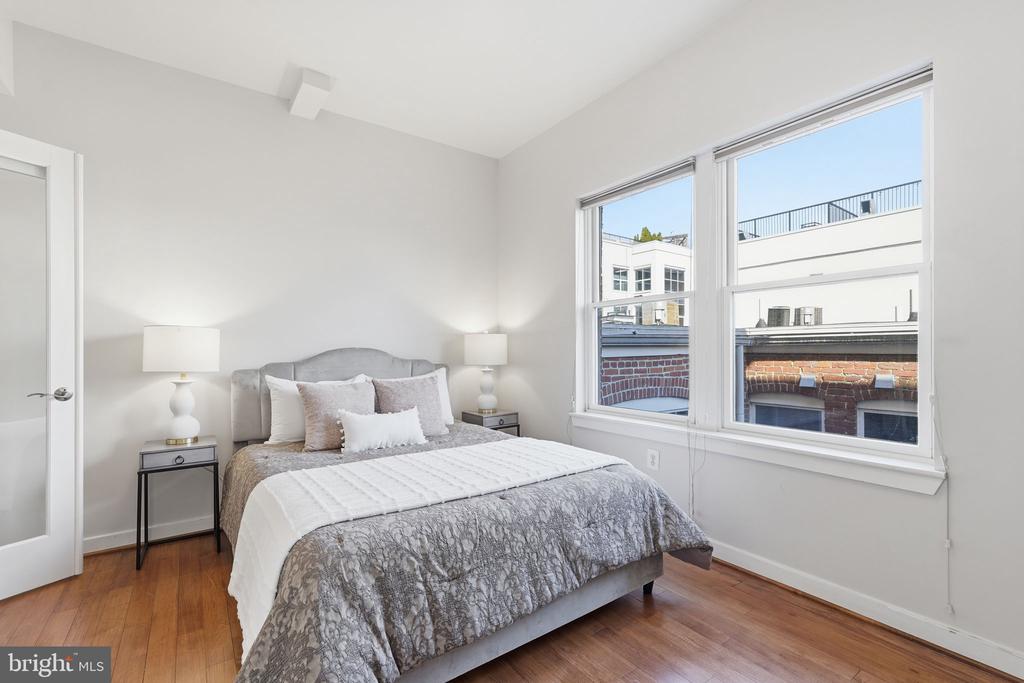 2412 17TH STREET NW Unit: 305