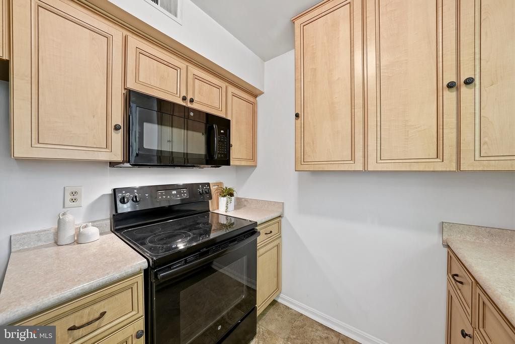 3801 39TH STREET NW Unit: C81