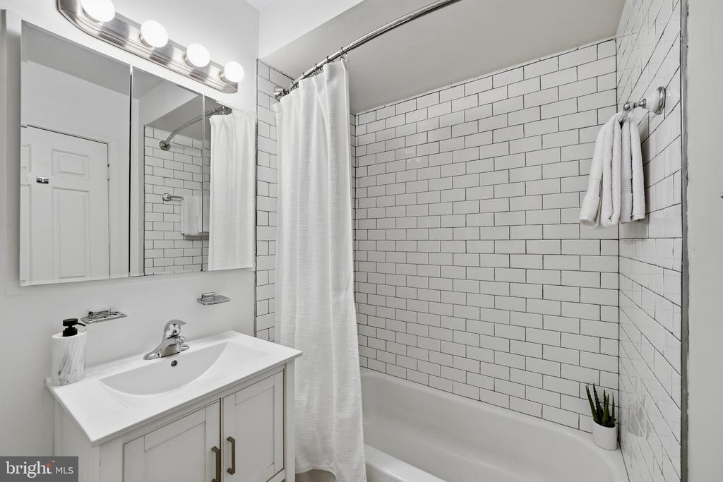 3801 39TH STREET NW Unit: C81