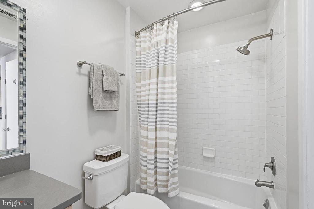 2412 17TH STREET NW Unit: 305