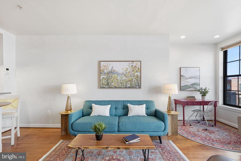 2412 17TH STREET NW Unit: 305