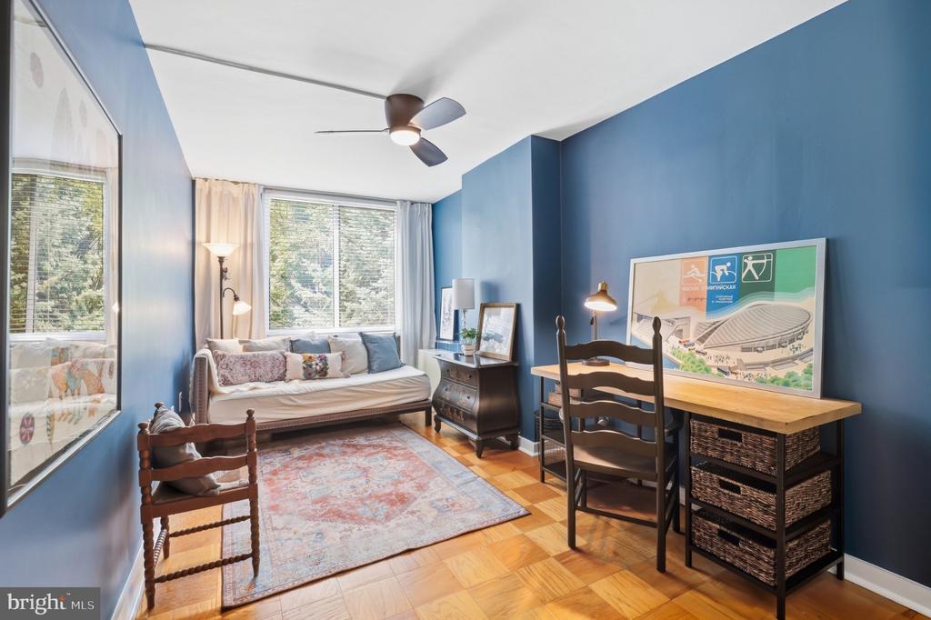 3001 VEAZEY TERRACE NW Unit: 607