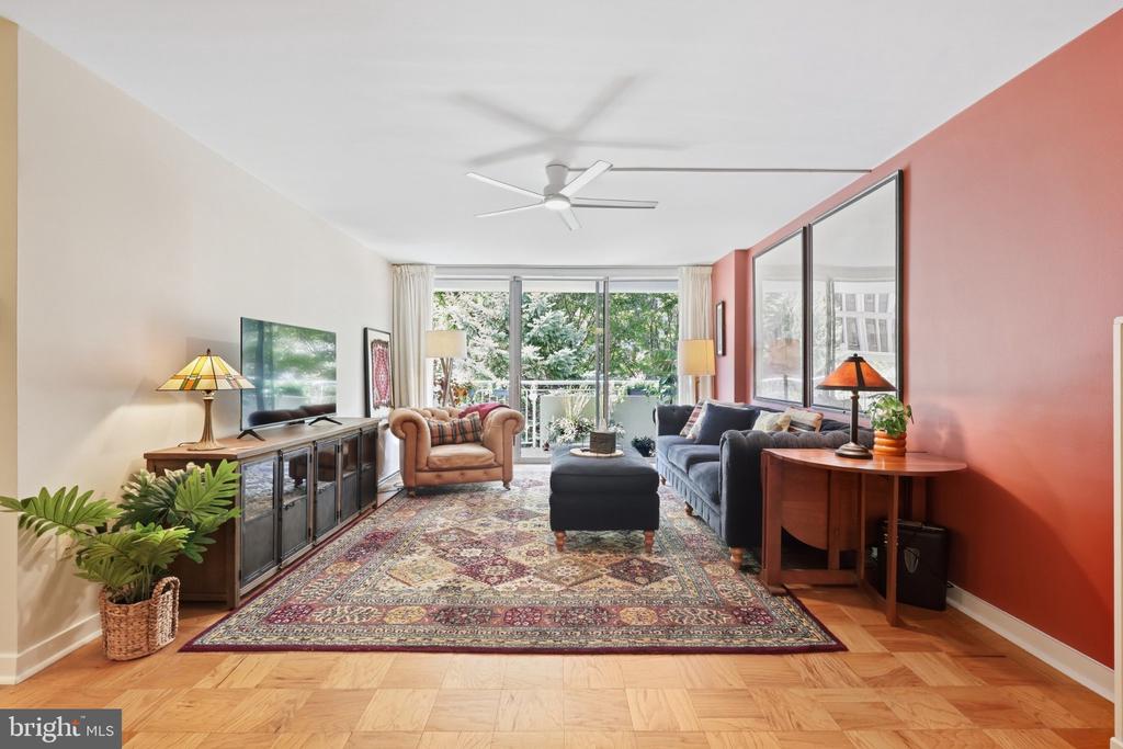 3001 VEAZEY TERRACE NW Unit: 607