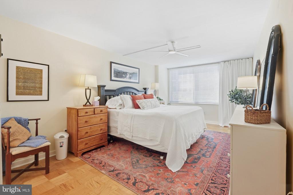 3001 VEAZEY TERRACE NW Unit: 607