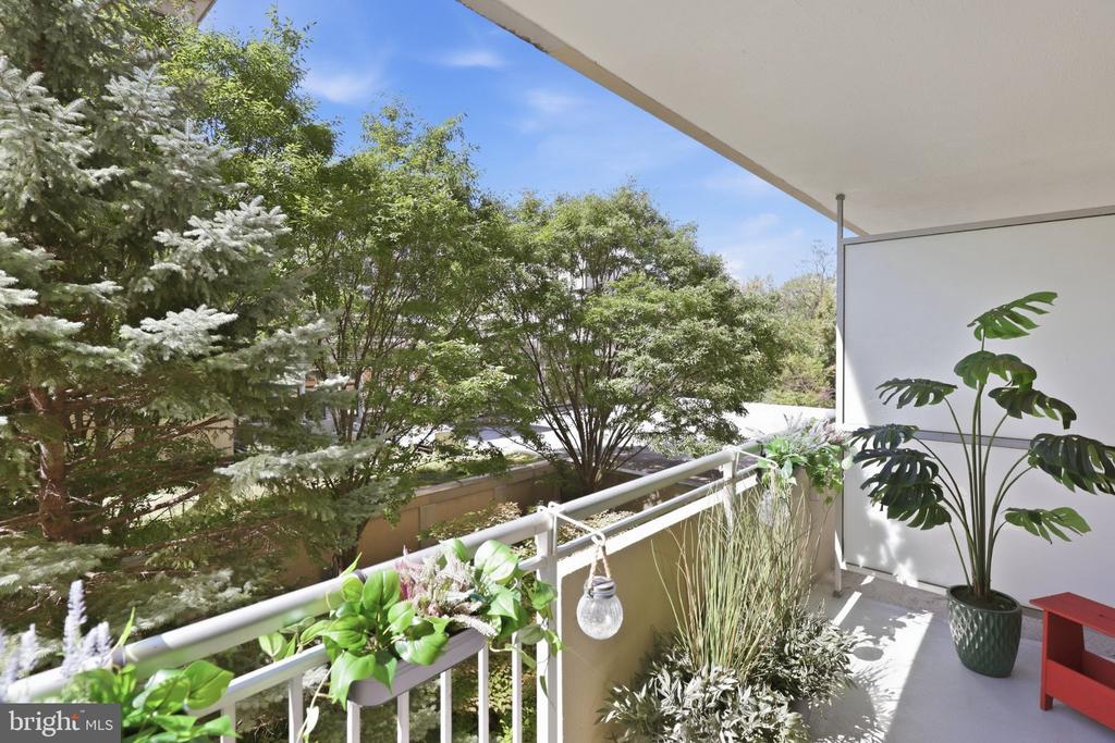 3001 VEAZEY TERRACE NW Unit: 607