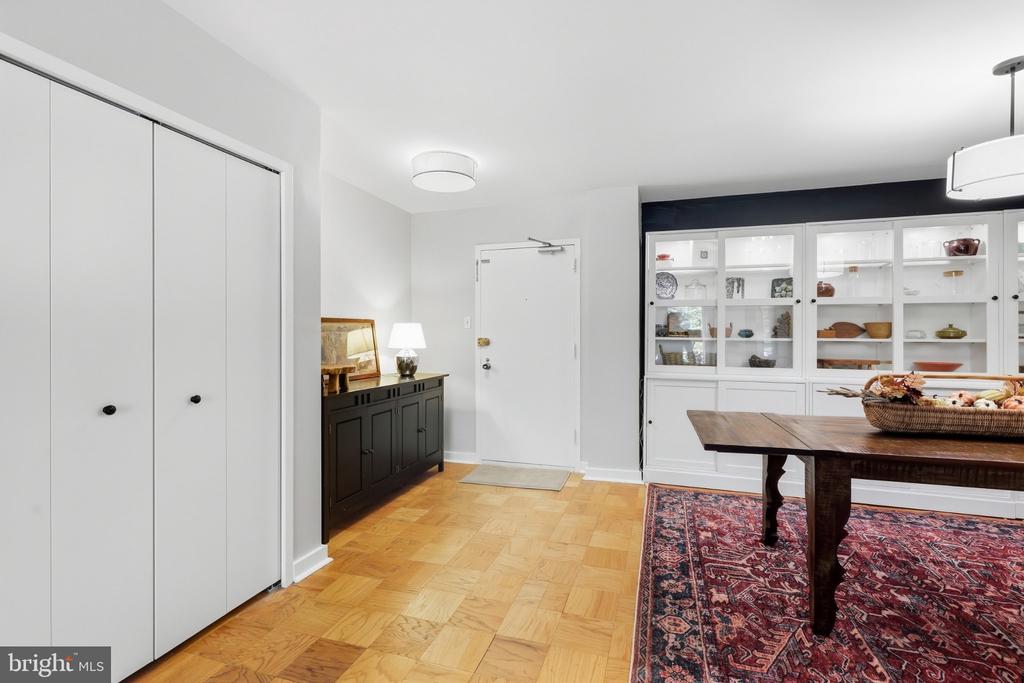 3001 VEAZEY TERRACE NW Unit: 607