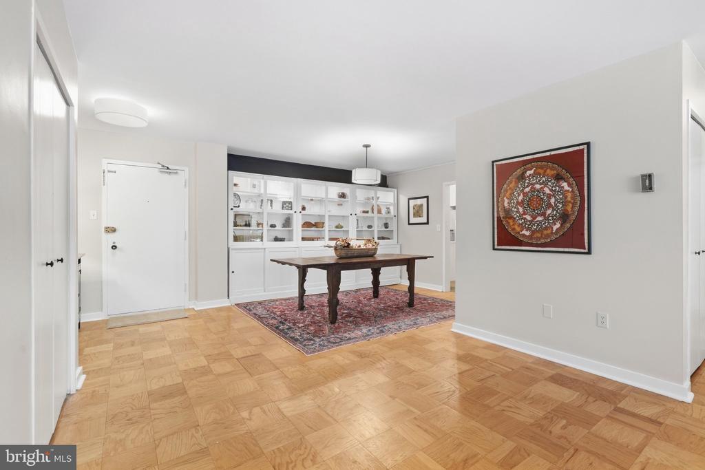 3001 VEAZEY TERRACE NW Unit: 607