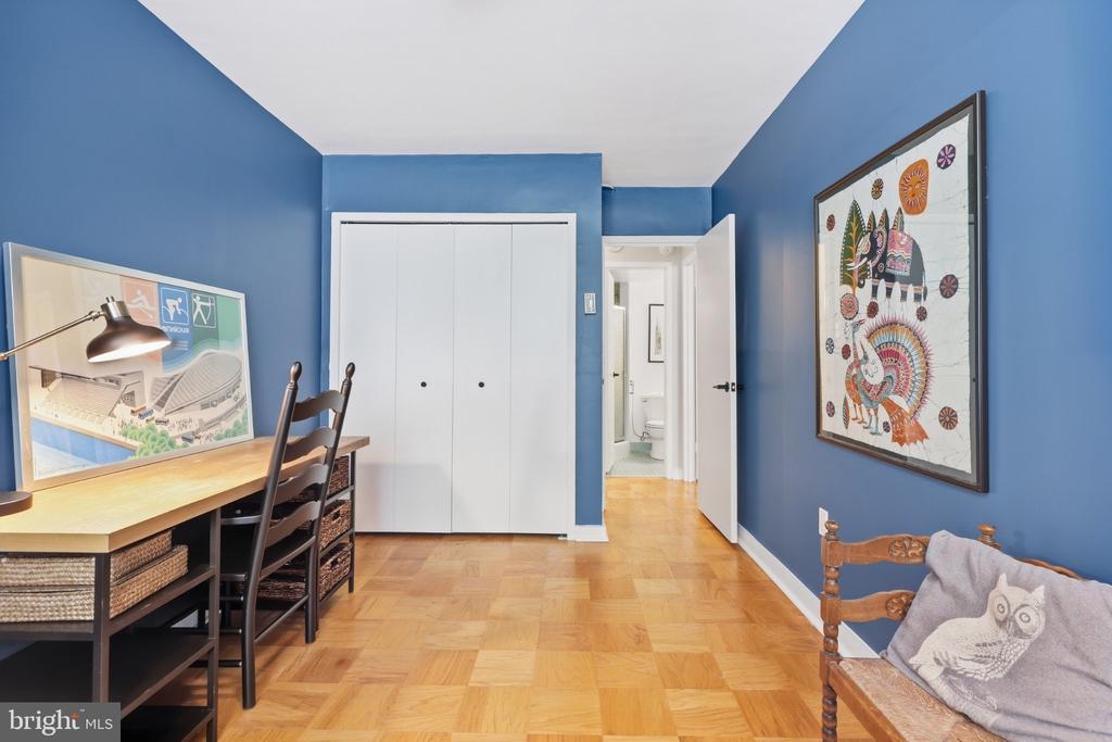 3001 VEAZEY TERRACE NW Unit: 607