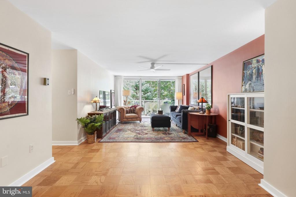 3001 VEAZEY TERRACE NW Unit: 607