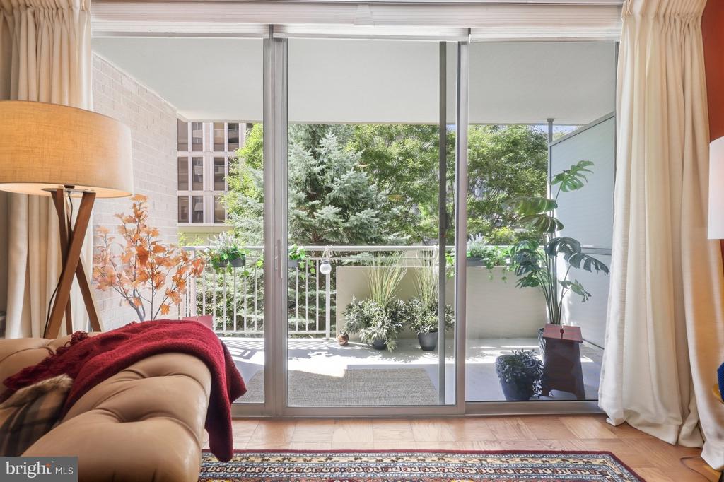 3001 VEAZEY TERRACE NW Unit: 607