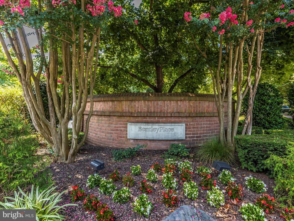 10806 ANTIGUA TERRACE Unit: 102