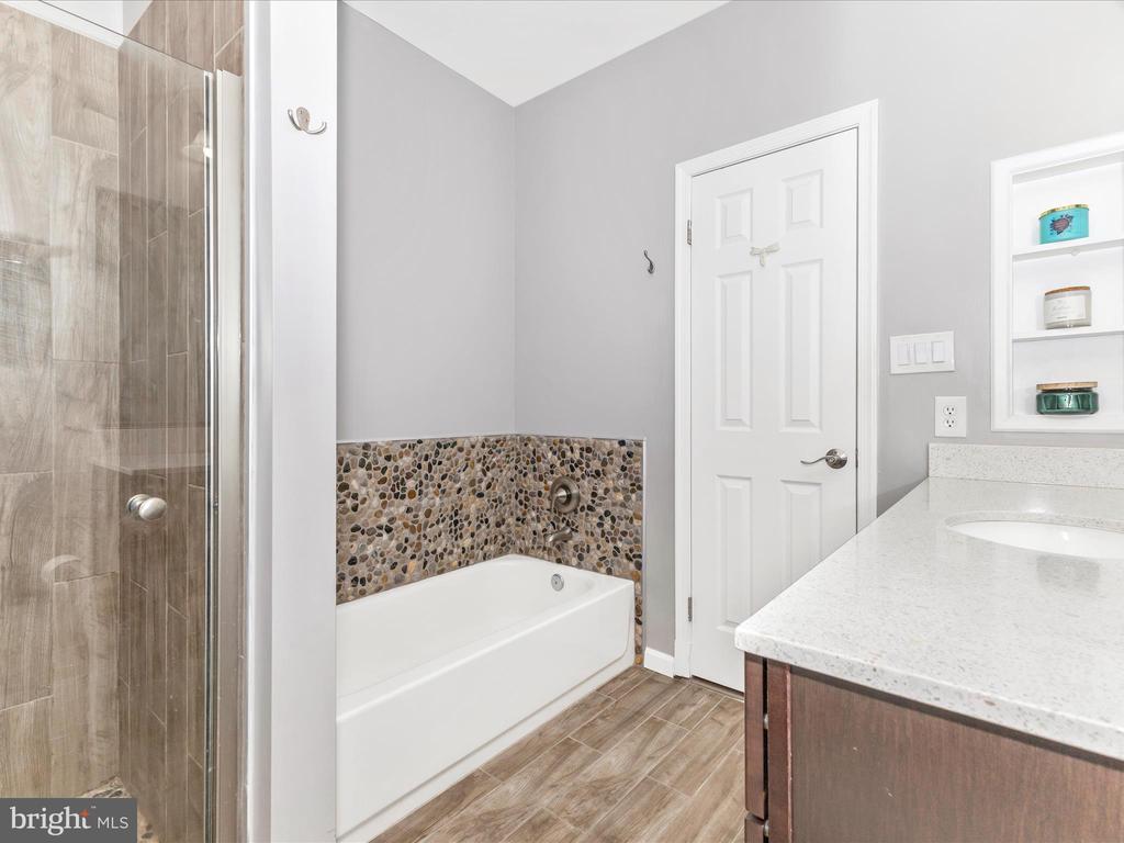 10806 ANTIGUA TERRACE Unit: 102