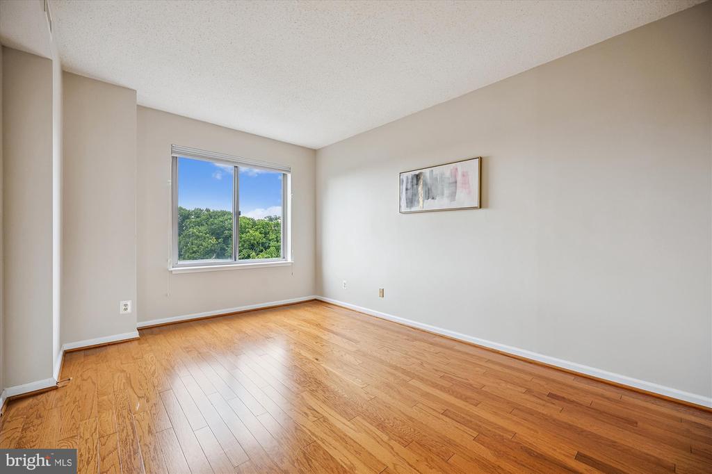 5800 NICHOLSON LANE Unit: 1-908