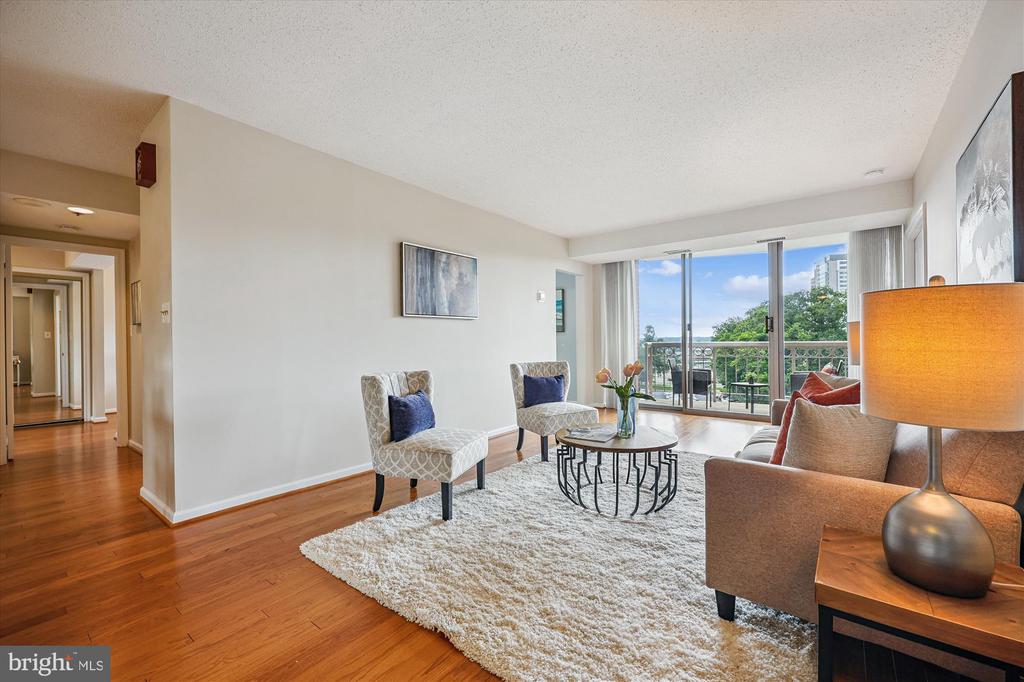 5800 NICHOLSON LANE Unit: 1-908