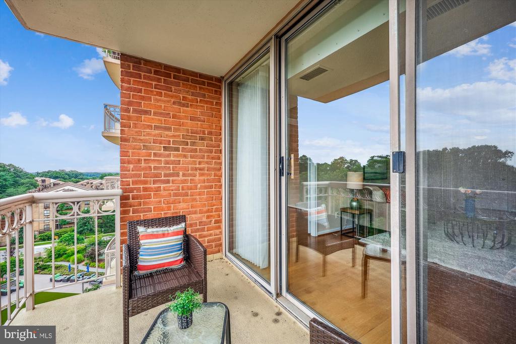 5800 NICHOLSON LANE Unit: 1-908