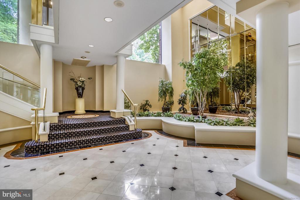 5800 NICHOLSON LANE Unit: 1-908