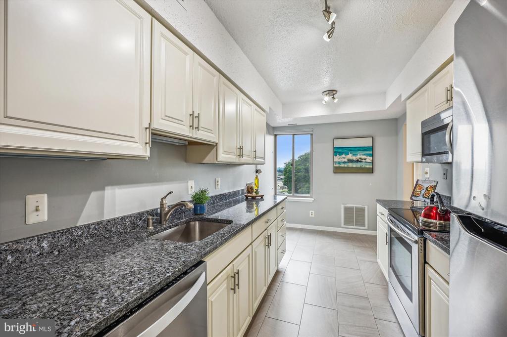 5800 NICHOLSON LANE Unit: 1-908