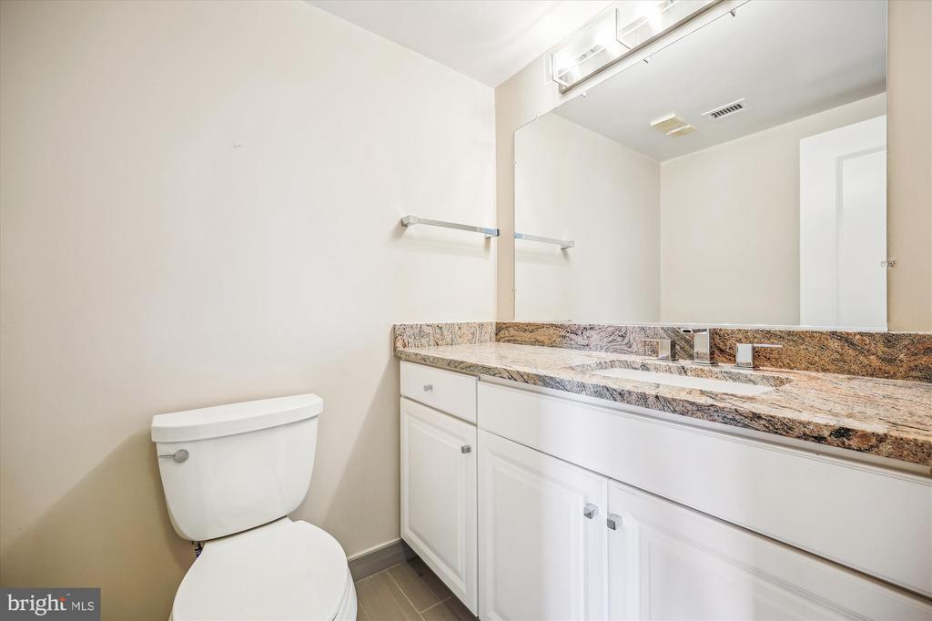 5800 NICHOLSON LANE Unit: 1-908