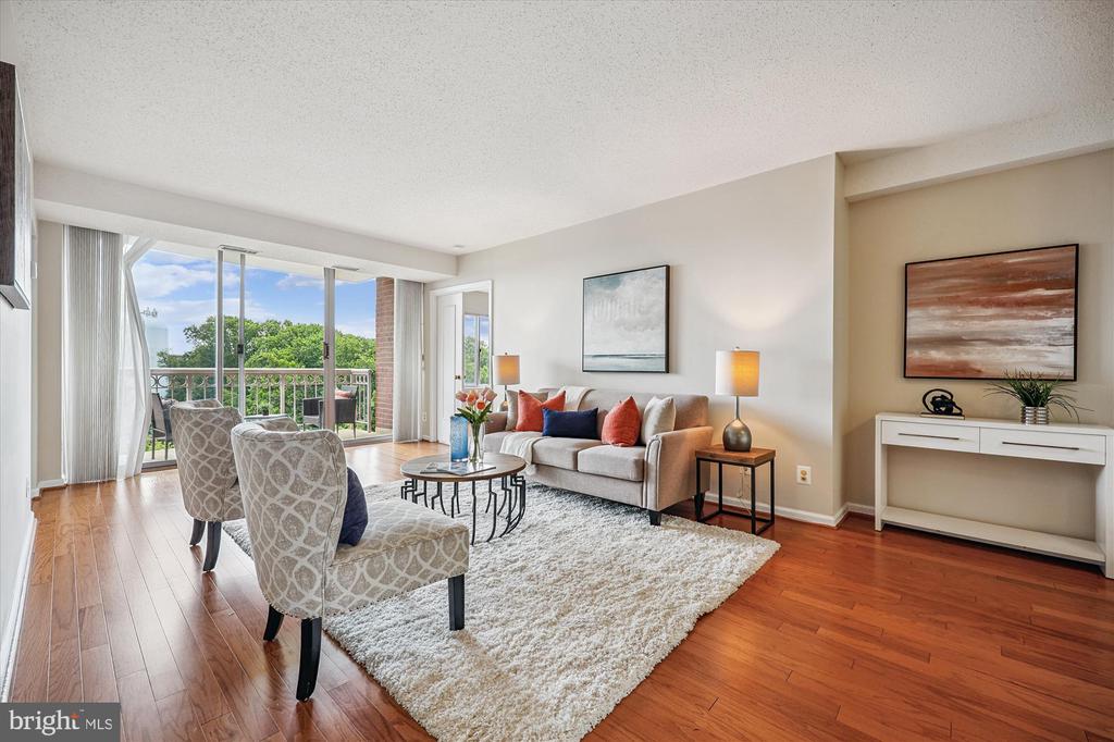 5800 NICHOLSON LANE Unit: 1-908