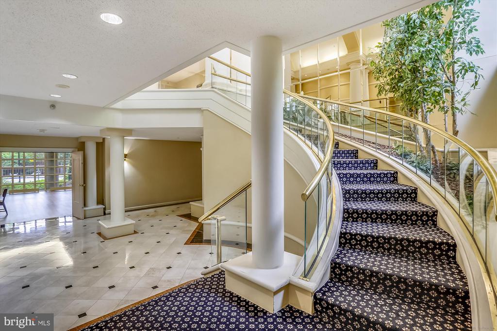 5800 NICHOLSON LANE Unit: 1-908