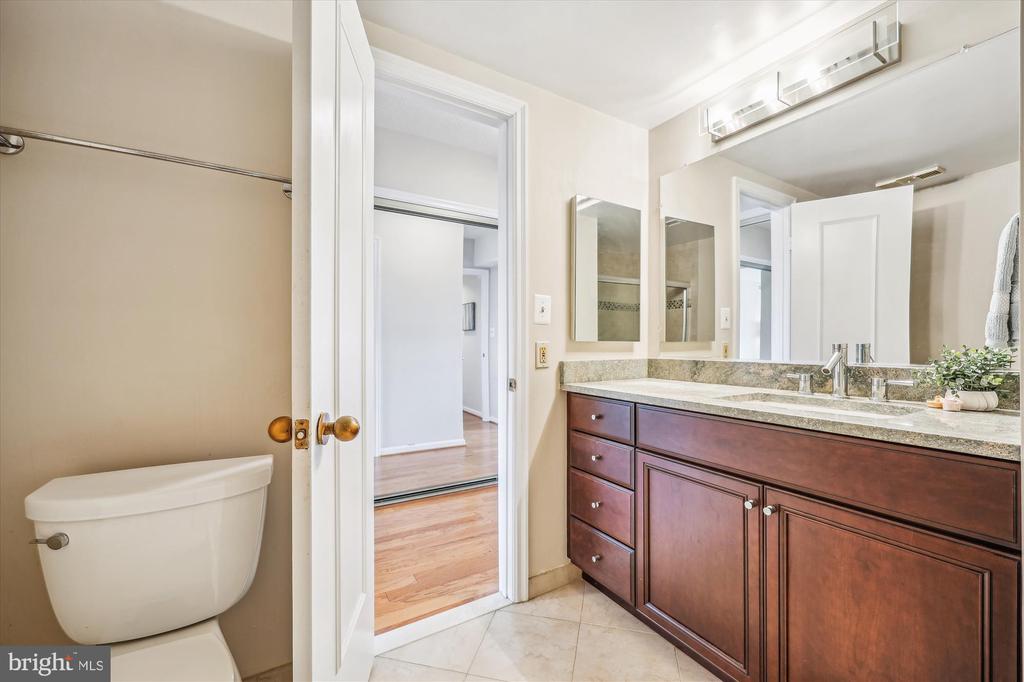 5800 NICHOLSON LANE Unit: 1-908
