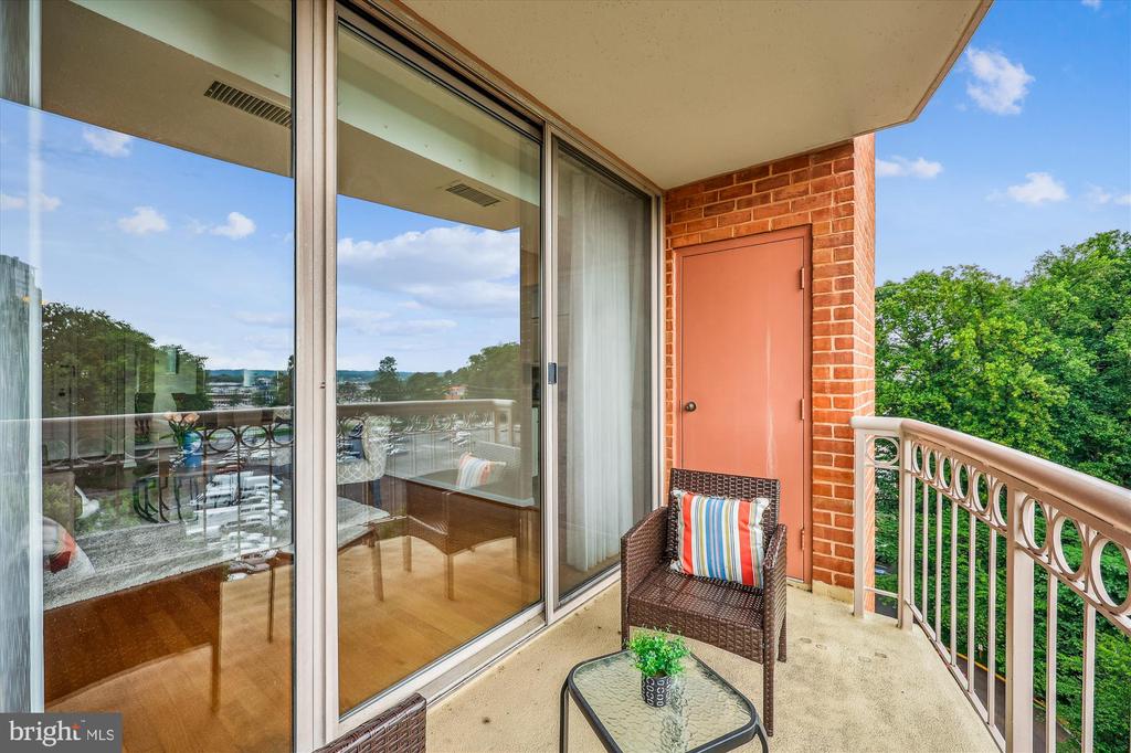 5800 NICHOLSON LANE Unit: 1-908