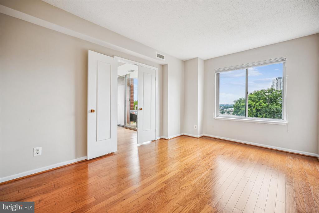 5800 NICHOLSON LANE Unit: 1-908