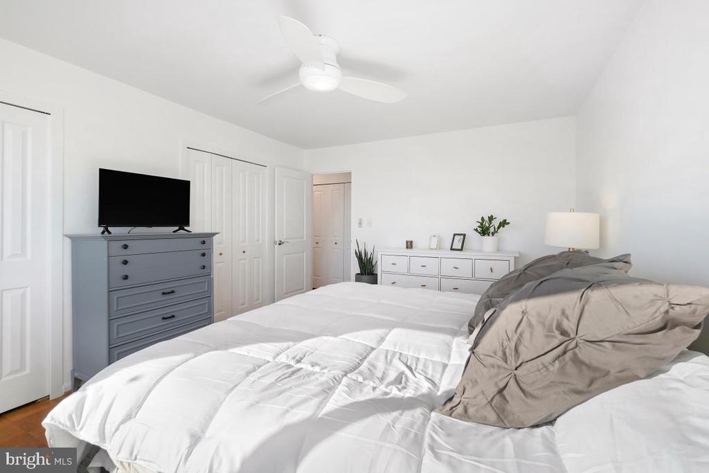4977 BATTERY LANE Unit: 1-1014