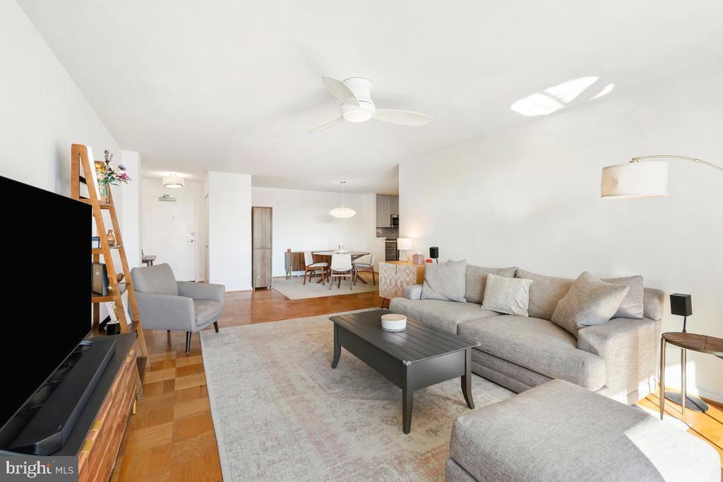 4977 BATTERY LANE Unit: 1-1014