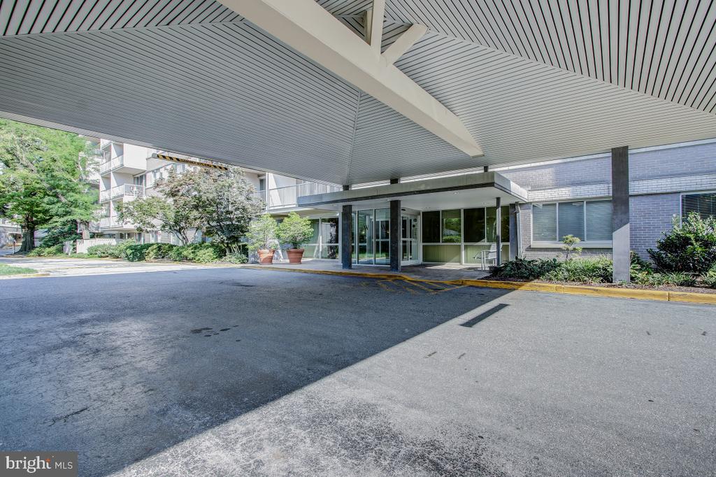 4977 BATTERY LANE Unit: 1-1014