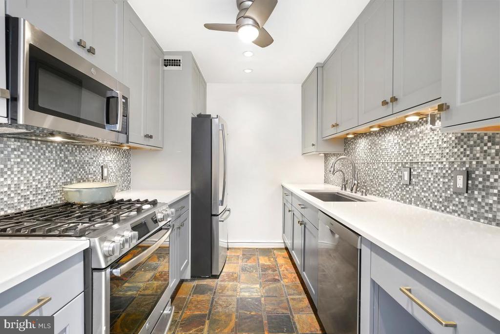4977 BATTERY LANE Unit: 1-1014
