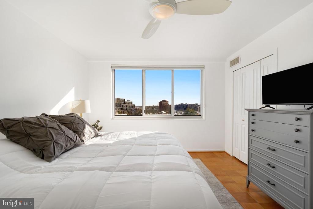 4977 BATTERY LANE Unit: 1-1014