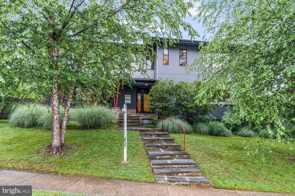 4844 YORKTOWN BOULEVARD