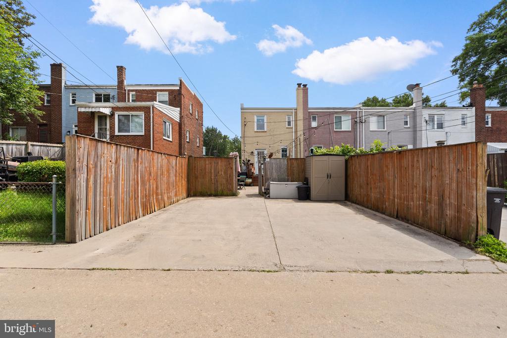 112 LYNHAVEN DRIVE