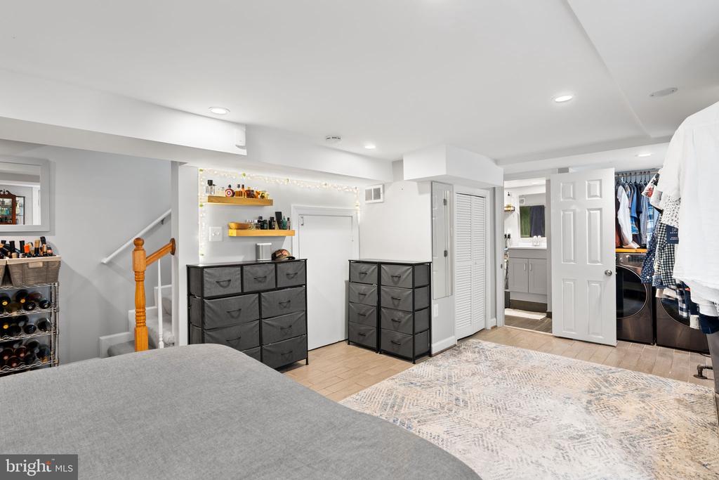112 LYNHAVEN DRIVE