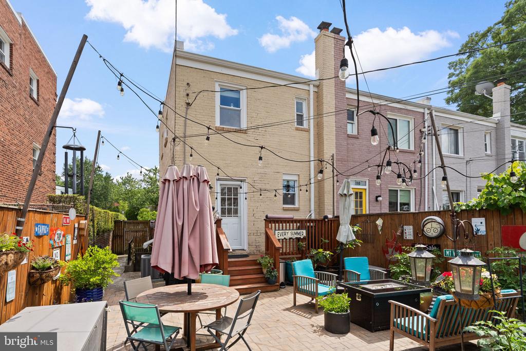 112 LYNHAVEN DRIVE