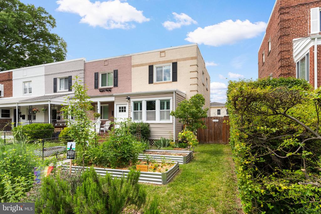 112 LYNHAVEN DRIVE