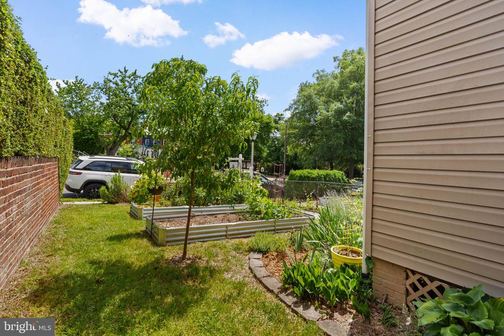 112 LYNHAVEN DRIVE