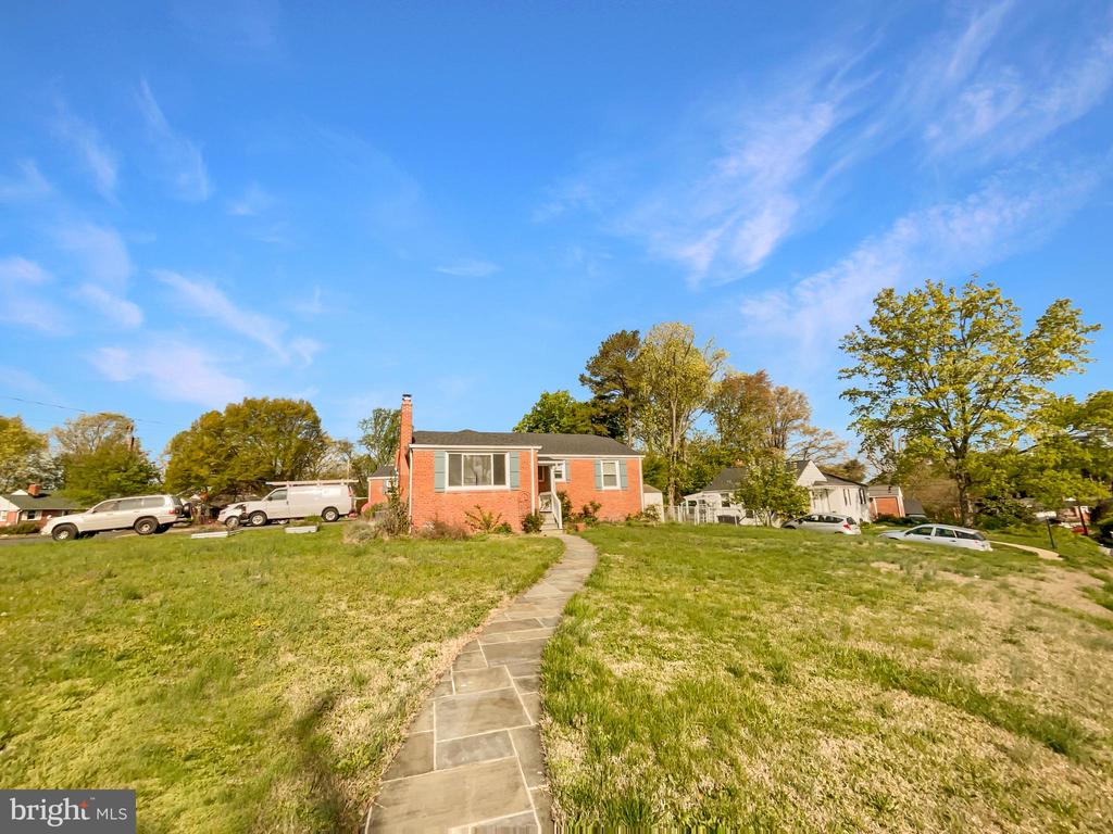 2811 SCHOOL STREET