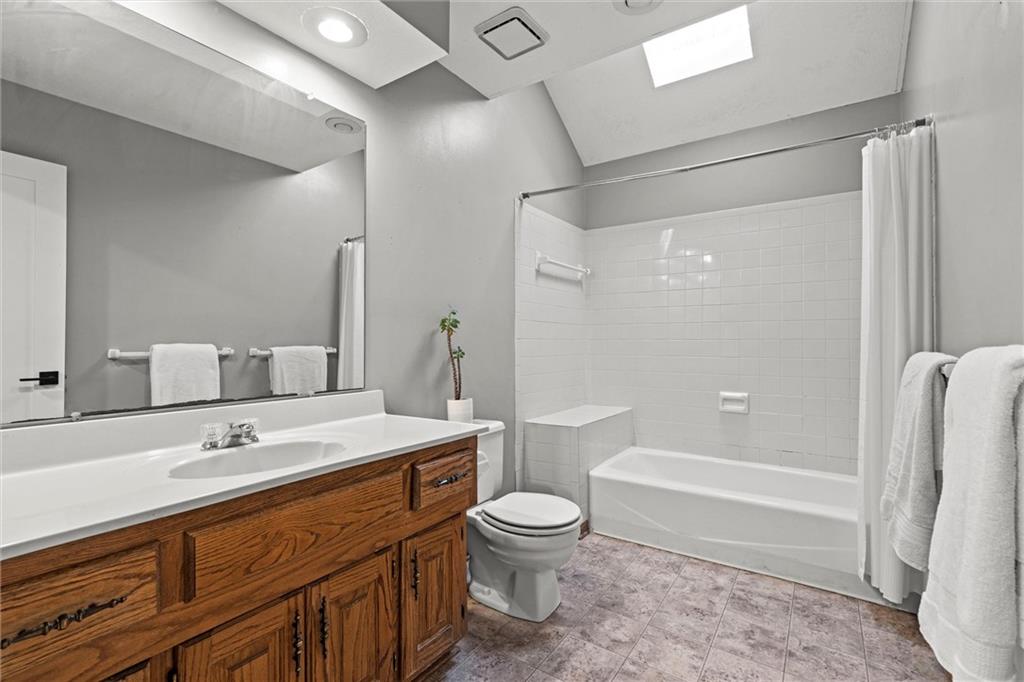 1121 SE Timbercreek Lane