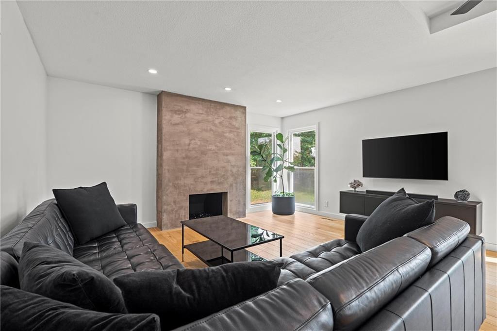 1121 SE Timbercreek Lane