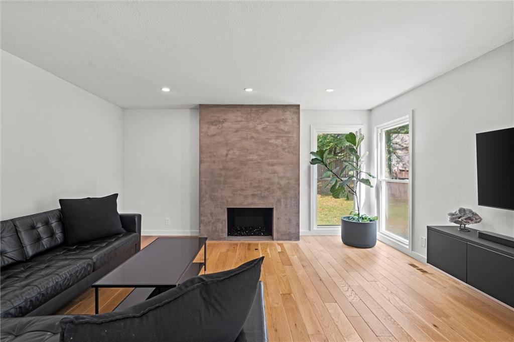 1121 SE Timbercreek Lane