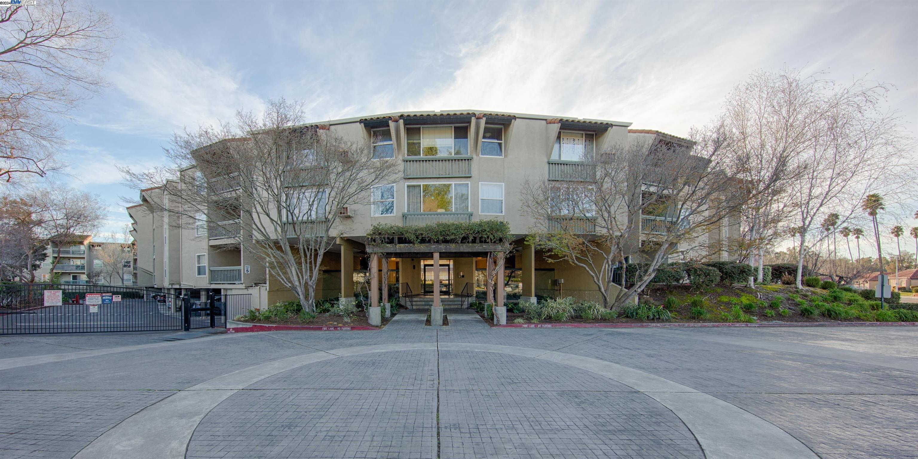 1085 Murrieta Blvd # 306