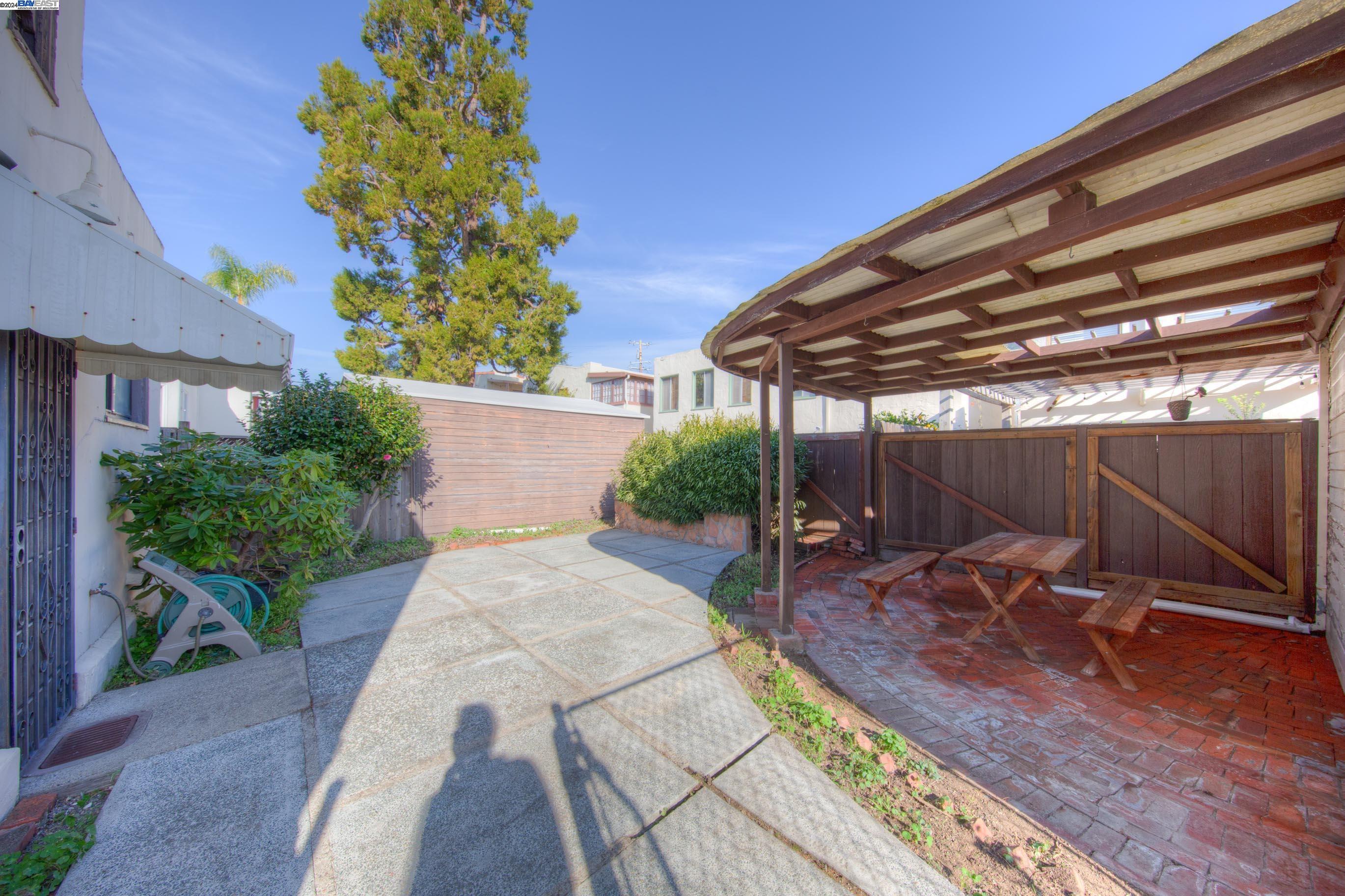 3438 Guido St
