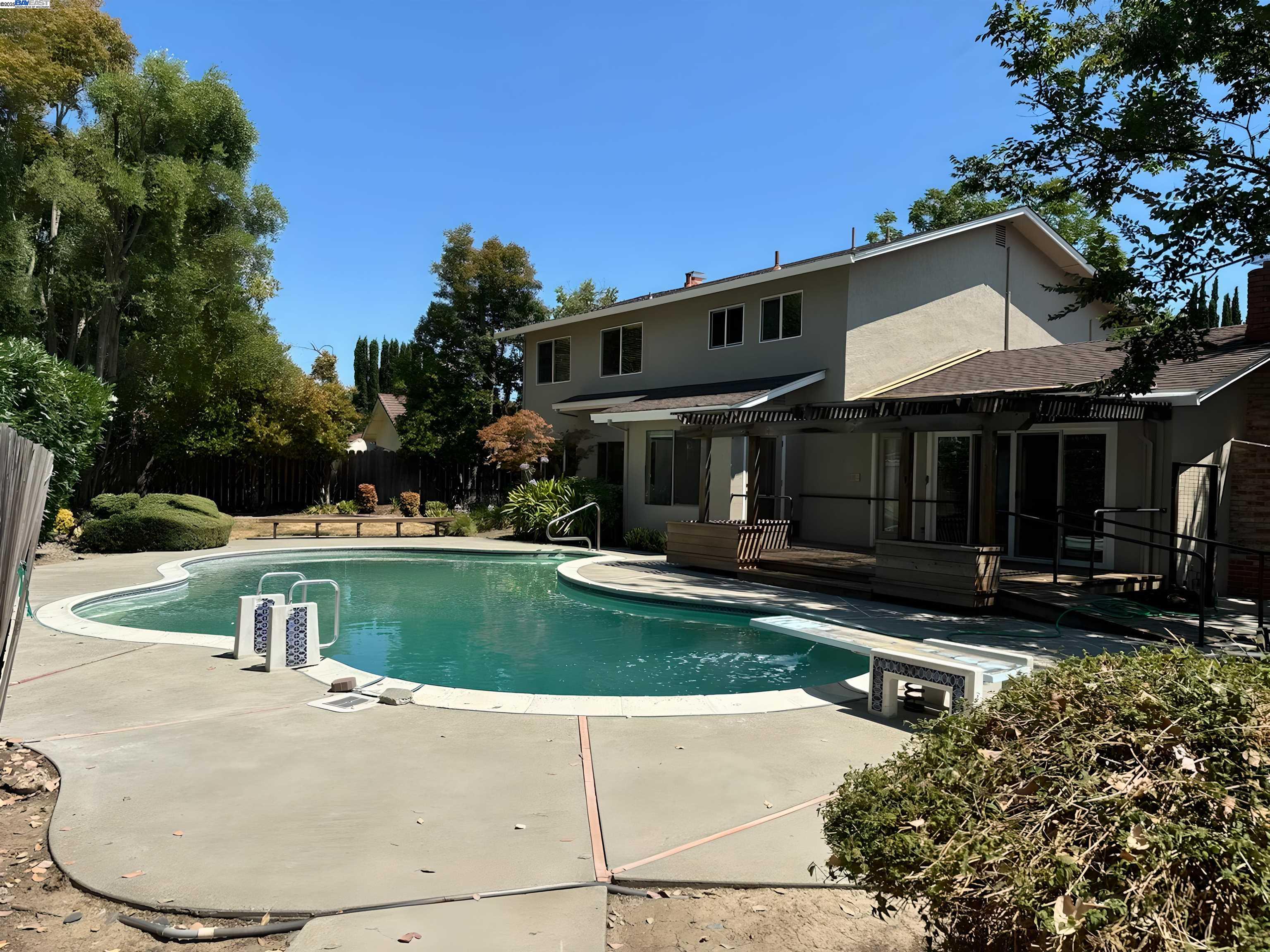 1742 Beachwood Way