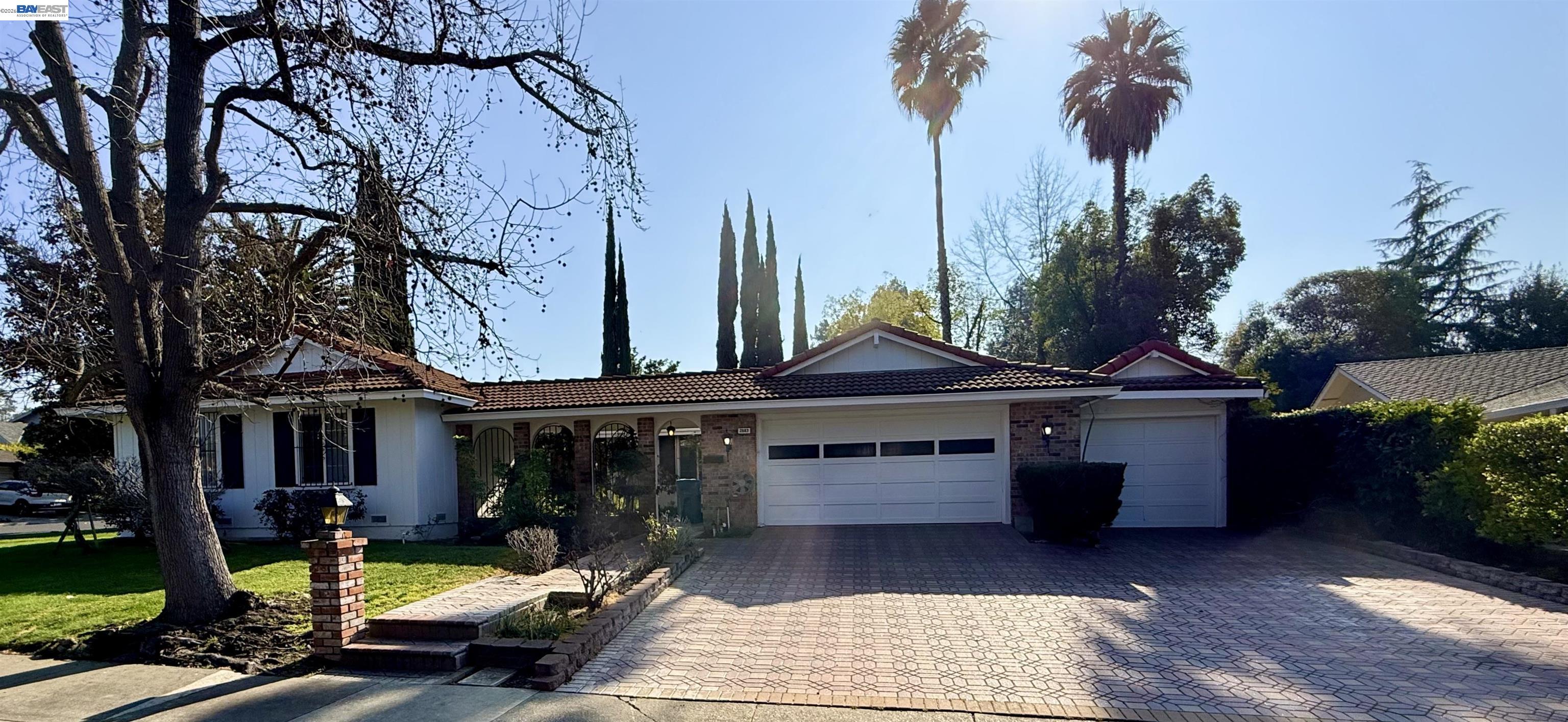 2883 Bowling Green Dr