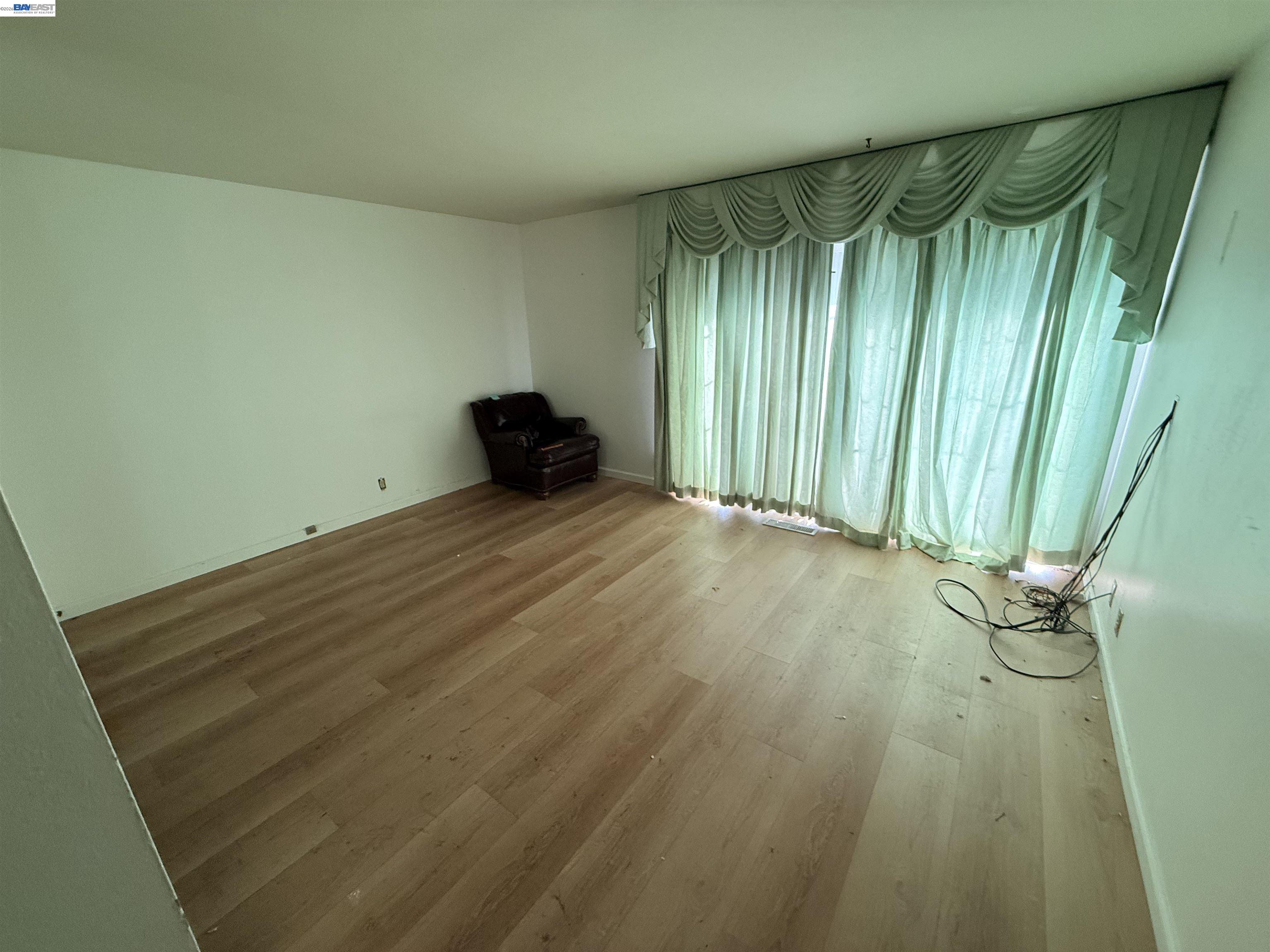 2883 Bowling Green Dr