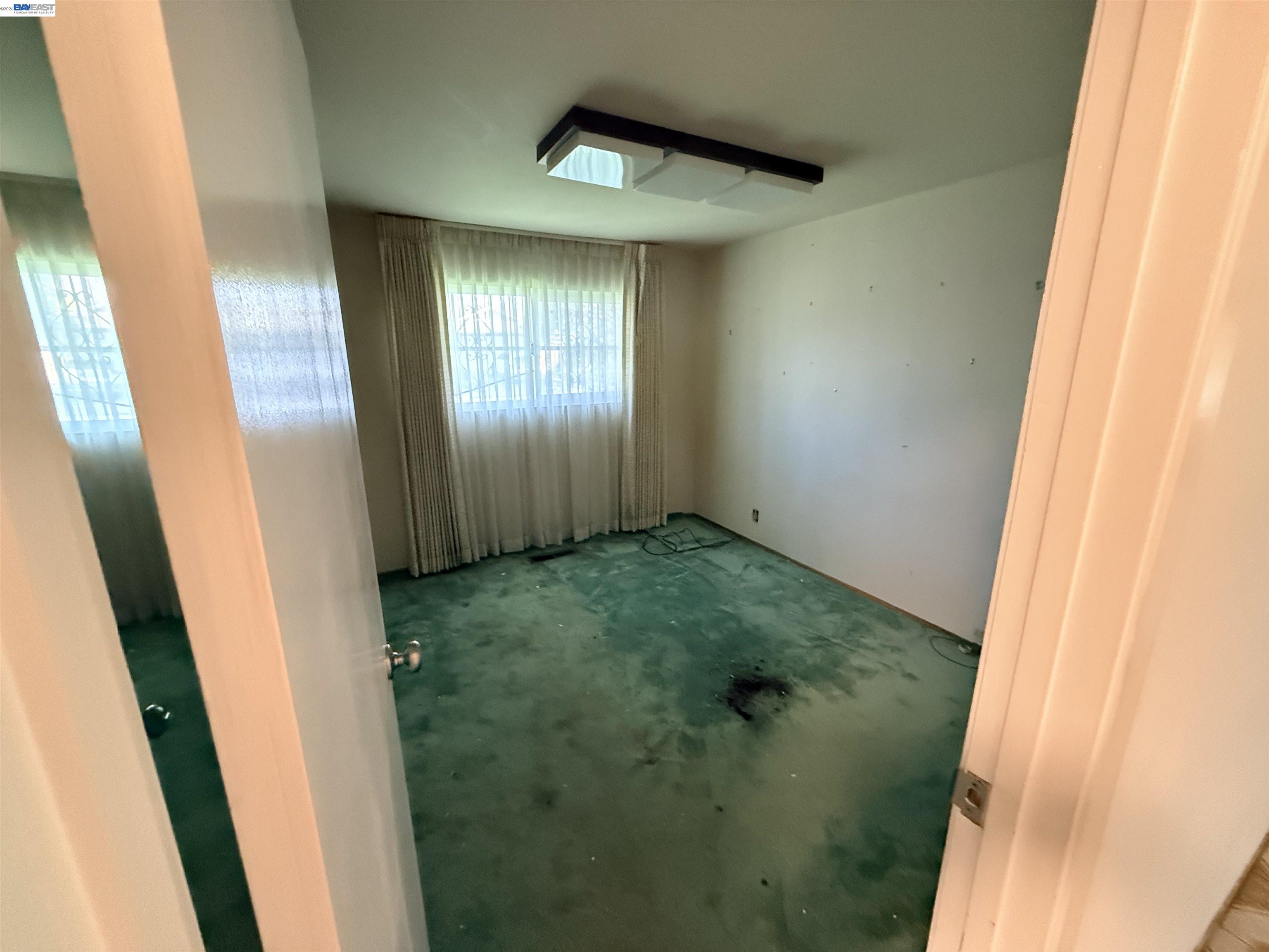 2883 Bowling Green Dr