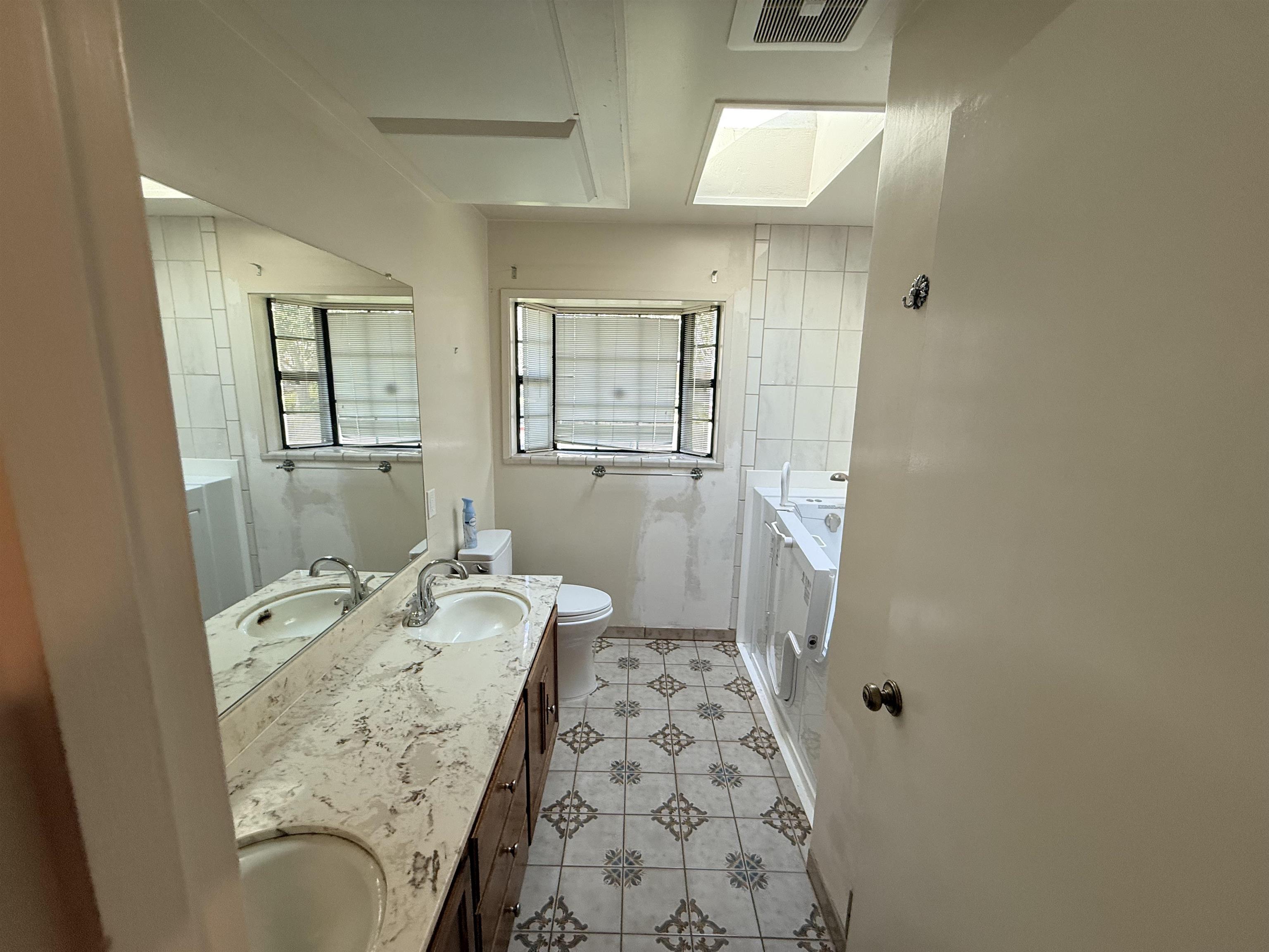 2883 Bowling Green Dr