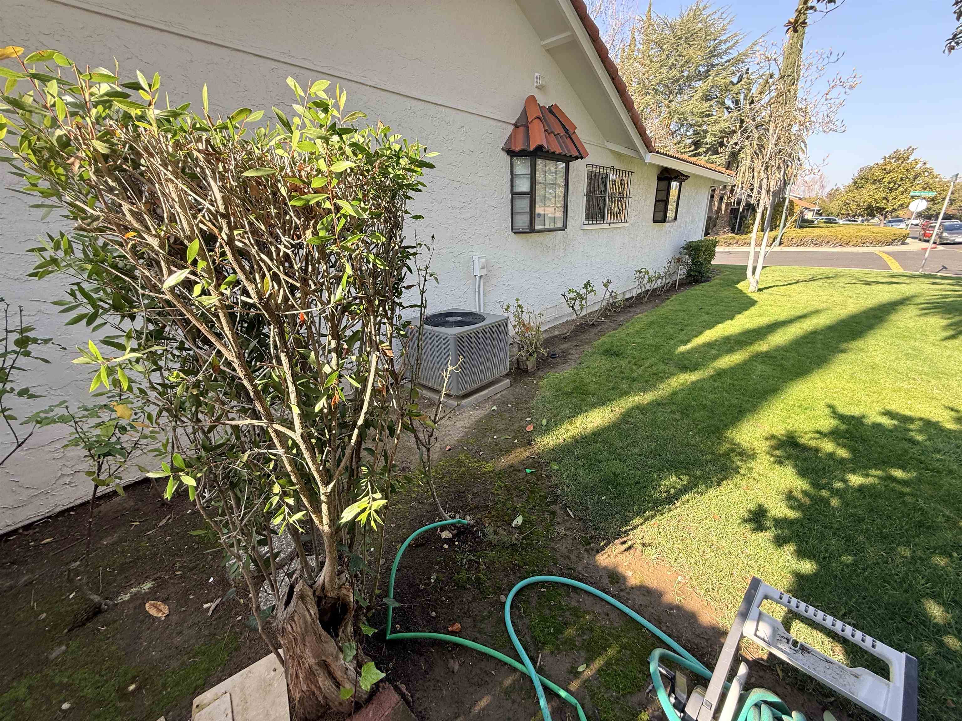 2883 Bowling Green Dr